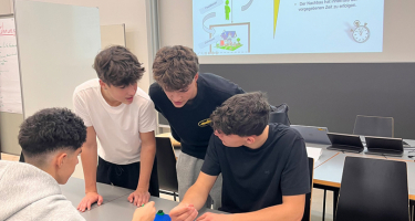 Bild von: 
			  Lego an der Uni Liechtenstein: Führung spielerisch erleben    